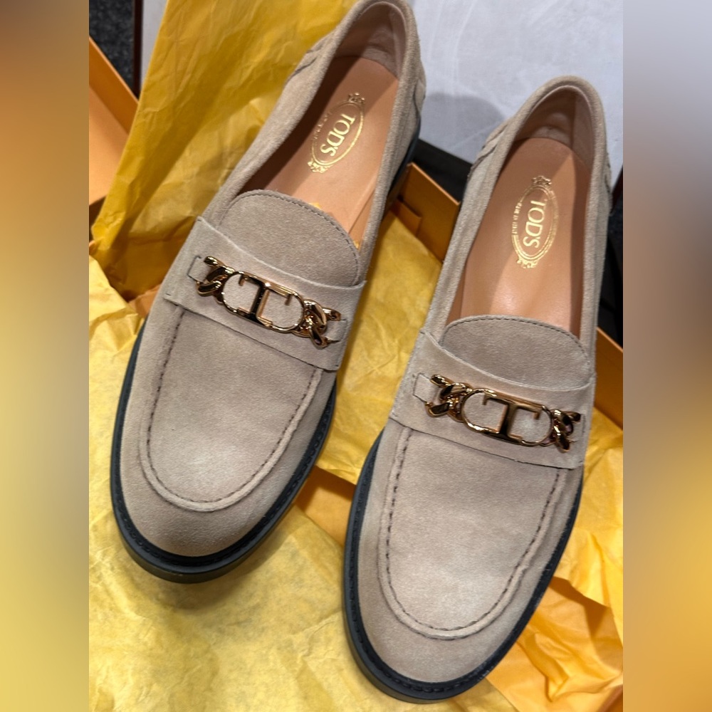 Tod's Sz 39.5 Tan Suede Loafers
